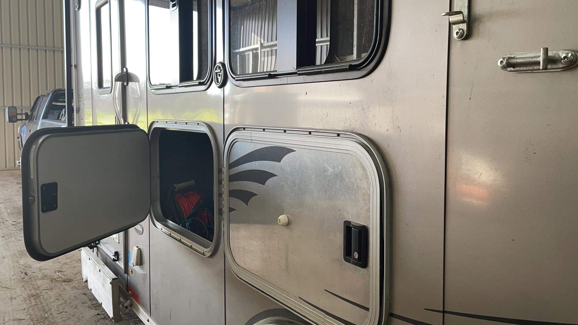 2016 Merhow usa luxury float with living on HorseYard.com.au